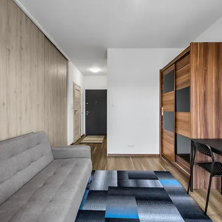 Apartment Marywilska Comfort By Bookinghost *