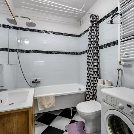 Marywilska Comfort By Bookinghost *