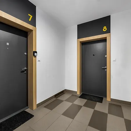 Marywilska Comfort By Bookinghost