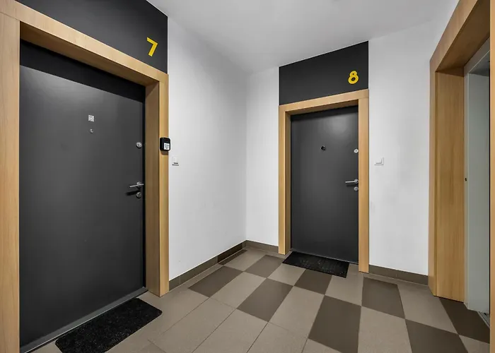 Marywilska Comfort By Bookinghost